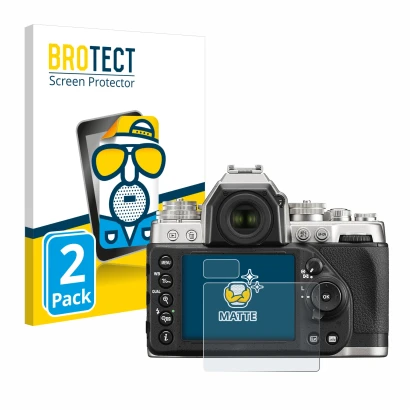 Parte frontal de un envase de producto con el logotipo de la marca BROTECT. Al lado se muestra el dispositivo Nikon Df con su