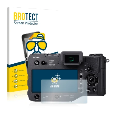 Parte frontal de un envase de producto con el logotipo de la marca BROTECT. Al lado se muestra el dispositivo Sigma SD Quattro