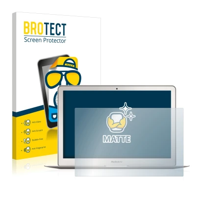 Parte frontal de un envase de producto con el logotipo de la marca BROTECT. Al lado se muestra el dispositivo Apple MacBook Ai