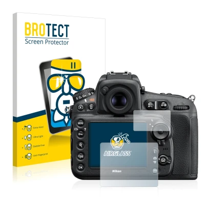 Parte frontal de un envase de producto con el logotipo de la marca BROTECT. Al lado se muestra el dispositivo Nikon D810 con s