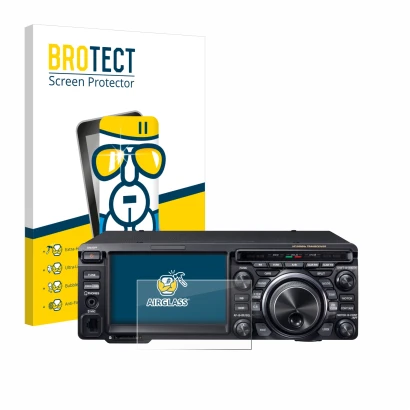 Parte frontal de un envase de producto con el logotipo de la marca BROTECT. Al lado se muestra el dispositivo Yaesu FT-DX10 co