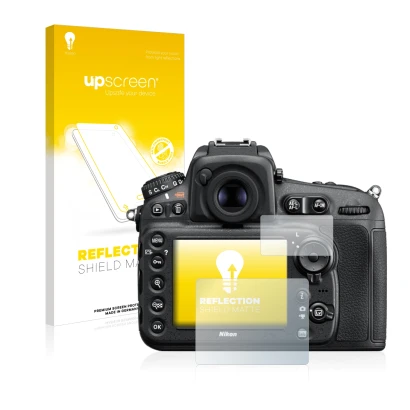 Parte frontal de un envase de producto con el logotipo de la marca upscreen. Al lado se muestra el dispositivo Nikon D810 con 