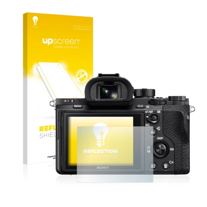 Parte frontal de un envase de producto con el logotipo de la marca upscreen. Al lado se muestra el dispositivo Sony Alpha 7R I