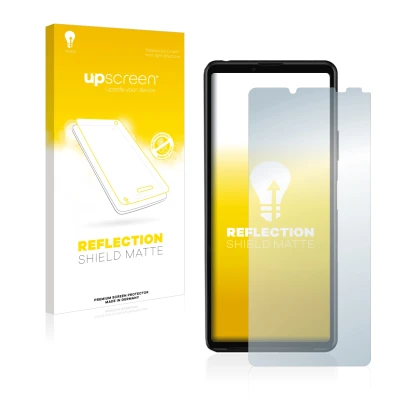 Parte frontal de un envase de producto con el logotipo de la marca upscreen. Al lado se muestra el dispositivo Sony Xperia 10
