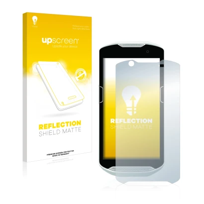 Parte frontal de un envase de producto con el logotipo de la marca upscreen. Al lado se muestra el dispositivo Zebra TC52 con