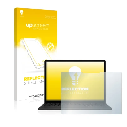 Parte frontal de un envase de producto con el logotipo de la marca upscreen. Al lado se muestra el dispositivo Microsoft Surfa