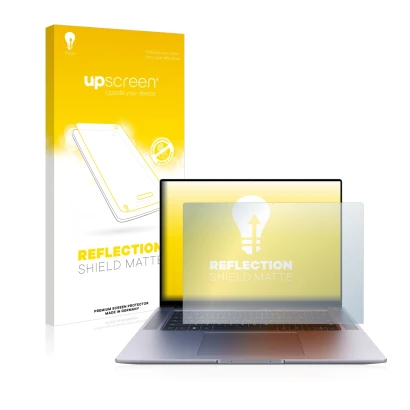 Parte frontal de un envase de producto con el logotipo de la marca upscreen. Al lado se muestra el dispositivo Huawei MateBook