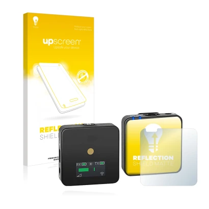Parte frontal de un envase de producto con el logotipo de la marca upscreen. Al lado se muestra el dispositivo Rode Wireless G