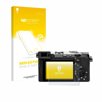 Parte frontal de un envase de producto con el logotipo de la marca upscreen. Al lado se muestra el dispositivo Sony Alpha 7C I