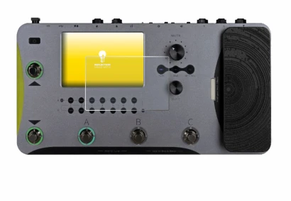 Imagen del dispositivo Mooer GE1000 con una amplia variedad de protectores de pantalla.