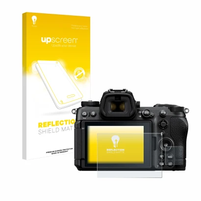 Parte frontal de un envase de producto con el logotipo de la marca upscreen. Al lado se muestra el dispositivo Nikon Z6 III co