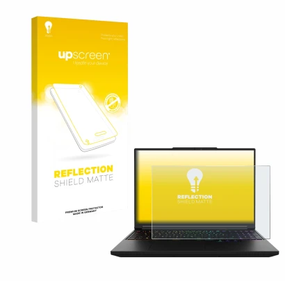 Parte frontal de un envase de producto con el logotipo de la marca upscreen. Al lado se muestra el dispositivo XMG Pro 16 con