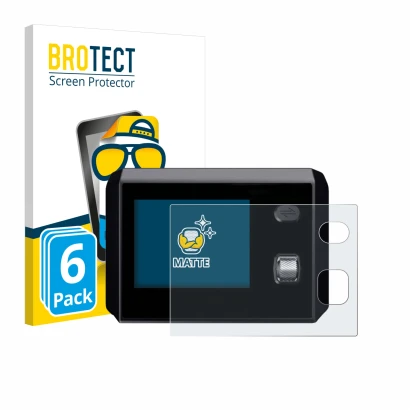 Parte frontal de un envase de producto con el logotipo de la marca BROTECT. Al lado se muestra el dispositivo SkyRC MC5000 con