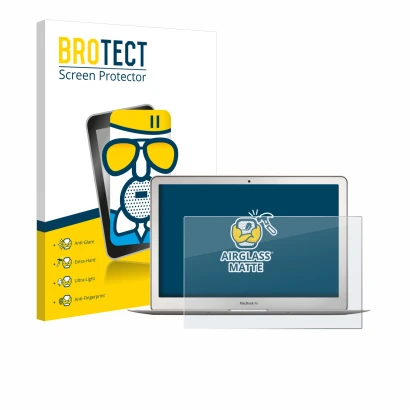 Parte frontal de un envase de producto con el logotipo de la marca BROTECT. Al lado se muestra el dispositivo Apple MacBook Ai