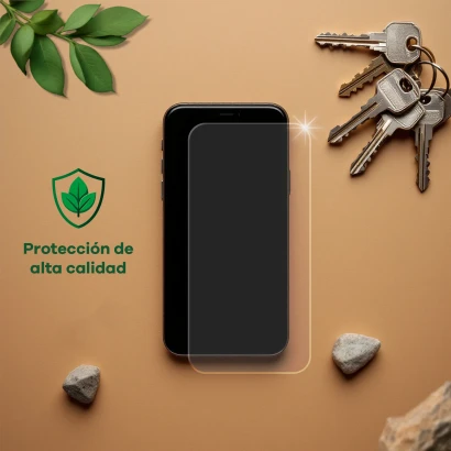 Dispositivo con protector de pantalla, junto a llaves, piedras, hojas y el texto "Protección de alta calidad".