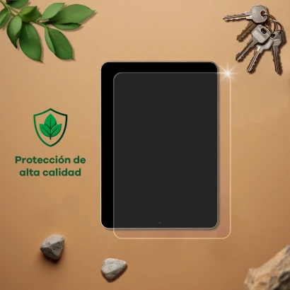 Dispositivo con protector de pantalla, junto a llaves, piedras, hojas y el texto "Protección de alta calidad".