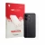 Parte frontal de un envase de producto con el logotipo de la marca upscreen. Al lado se muestra el dispositivo Xiaomi Poco X8 