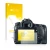 Parte frontal de un envase de producto con el logotipo de la marca upscreen. Al lado se muestra el dispositivo Canon EOS 70D c