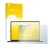 Parte frontal de un envase de producto con el logotipo de la marca upscreen. Al lado se muestra el dispositivo Apple MacBook P