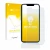 Parte frontal de un envase de producto con el logotipo de la marca upscreen. Al lado se muestra el dispositivo Apple iPhone 13