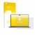 Parte frontal de un envase de producto con el logotipo de la marca upscreen. Al lado se muestra el dispositivo Apple MacBook P