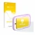 Parte frontal de un envase de producto con el logotipo de la marca upscreen. Al lado se muestra el dispositivo Myfirst Camera 