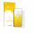 Parte frontal de un envase de producto con el logotipo de la marca upscreen. Al lado se muestra el dispositivo Motorola Edge 7