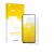 Parte frontal de un envase de producto con el logotipo de la marca upscreen. Al lado se muestra el dispositivo Oukitel C68 Plu