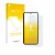 Parte frontal de un envase de producto con el logotipo de la marca upscreen. Al lado se muestra el dispositivo Google Pixel 10
