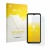 Parte frontal de un envase de producto con el logotipo de la marca upscreen. Al lado se muestra el dispositivo Oukitel G7 con 