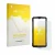 Parte frontal de un envase de producto con el logotipo de la marca upscreen. Al lado se muestra el dispositivo Doogee Fire 7 P
