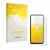 Parte frontal de un envase de producto con el logotipo de la marca upscreen. Al lado se muestra el dispositivo Motorola Moto G