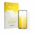 Parte frontal de un envase de producto con el logotipo de la marca upscreen. Al lado se muestra el dispositivo ZTE Blade V80 P