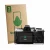 Parte frontal de un envase de producto con el logotipo de la marca ScreenLeaf. Al lado se muestra el dispositivo OM System OM-